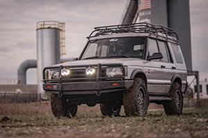 Land Rover Discovery with Black Rhino Barstow